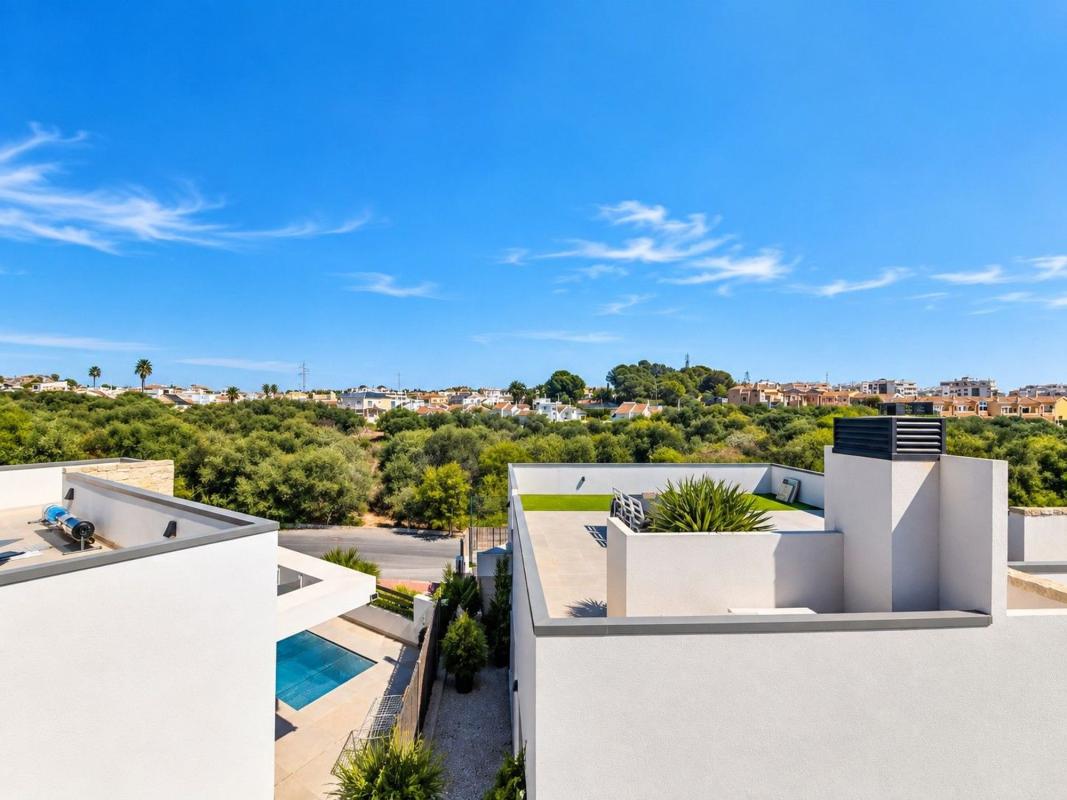 Properties for sale and rent in Spain photo 3