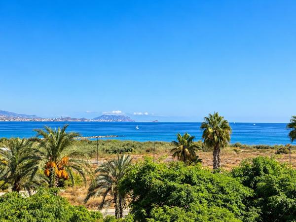 Продажа квартиры на Piso en Camino de Fondo, 25, Playa Muchavista, El Campello, Эль Кампельо
photo 1