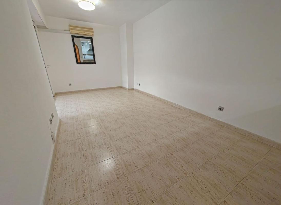 Sprzedaż mieszkania w Piso en Calle Músico José Mira Figueroa, 2, El Palmeral-Urbanova-Tabarca, Alicante / Alacant, Alicante / Alacant
 photo 3