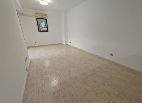 Venta de piso en Piso en Calle Músico José Mira Figueroa, 2, El Palmeral-Urbanova-Tabarca, Alicante / Alacant, Alicante / Alacant
thumbnail 3