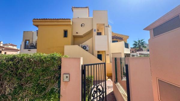 Продажа квартиры на Piso en Calle Escorpiones, Los Balcones - Los Altos del Edén, Torrevieja, Торревьеха
photo 1