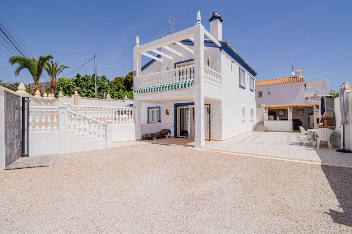 Properties for sale and rent in Spain photo 2