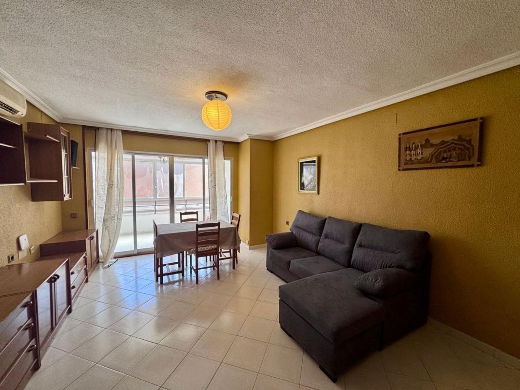 Venta de piso en Piso en Calle Benimantell, Juan XXIII, Alicante / Alacant, Alicante / Alacant
photo 1