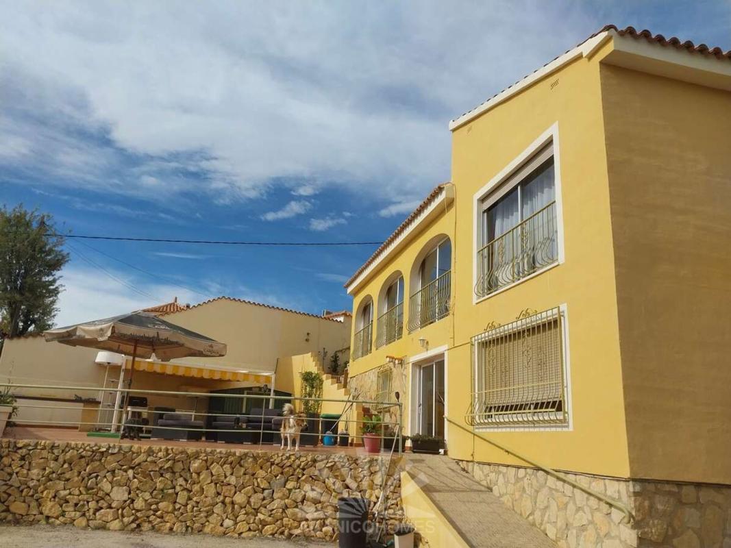 Propiedades en venta y alquiler en España photo 2