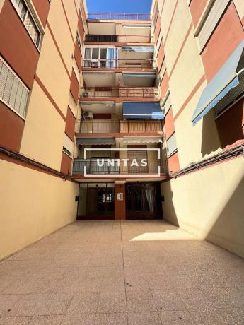 Venta de piso en Piso en Benalúa, Alicante / Alacant, Alicante / Alacant
photo 1
