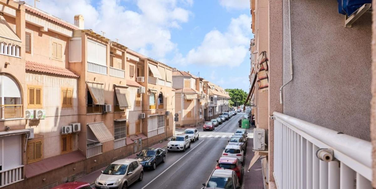 Venta de piso en Piso en Calle Valencia, El Acequión, Torrevieja, Torrevieja
 photo 3