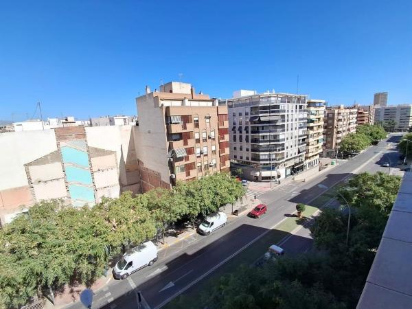 Venta de piso en Piso en Benalúa, Alicante / Alacant, Alicante / Alacant
thumbnail 2