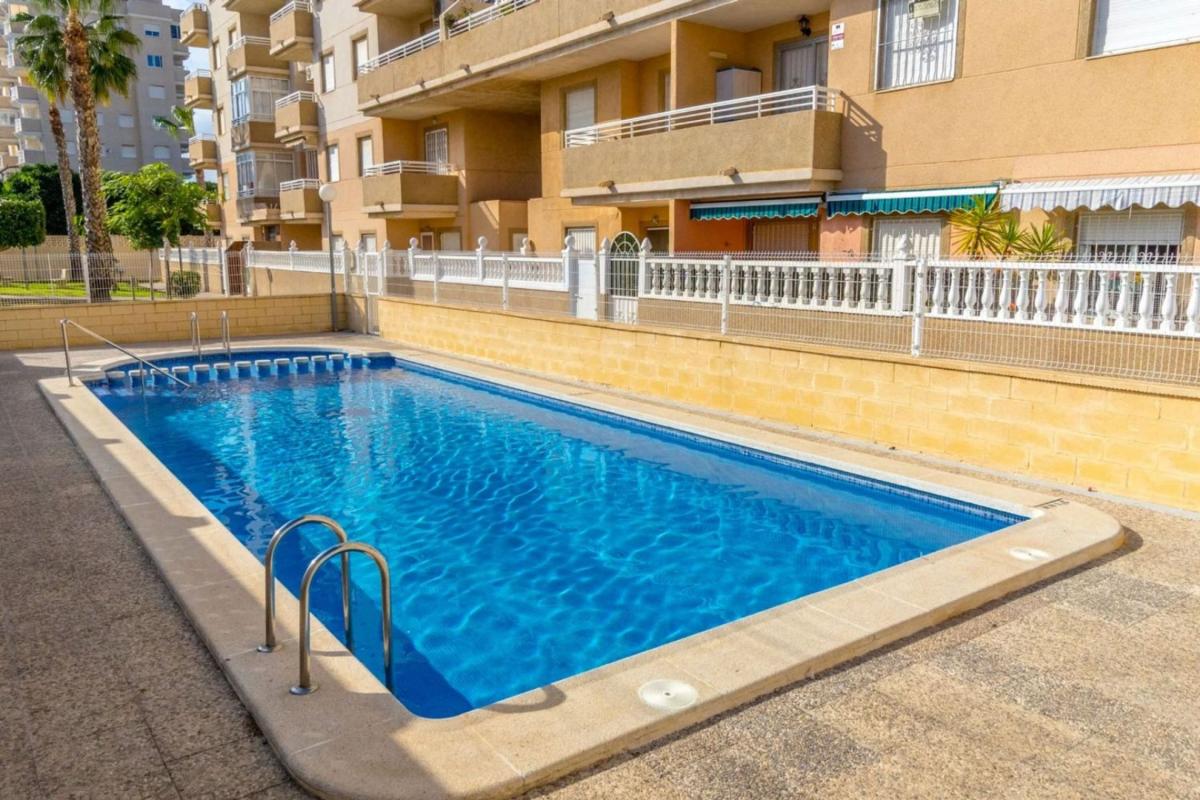 Venta de piso en Piso en Joven Pura, 73, Nueva Torrevieja, Torrevieja, Torrevieja
photo 2