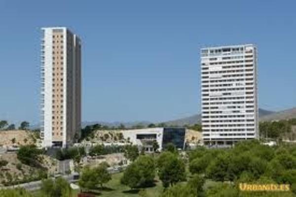 Продажа квартиры на Piso en Calle Presidente Adolfo Suárez, 20, Pueblo Poniente, Benidorm, Бенидорм
thumbnail 3