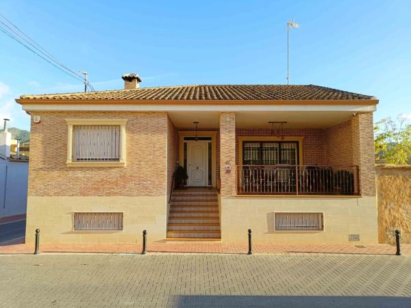 Chalet independiente en venta en Casa o chalet en Calle Juan Carlos I, Hondón de los Frailes, Hondón de los Frailes
photo 1