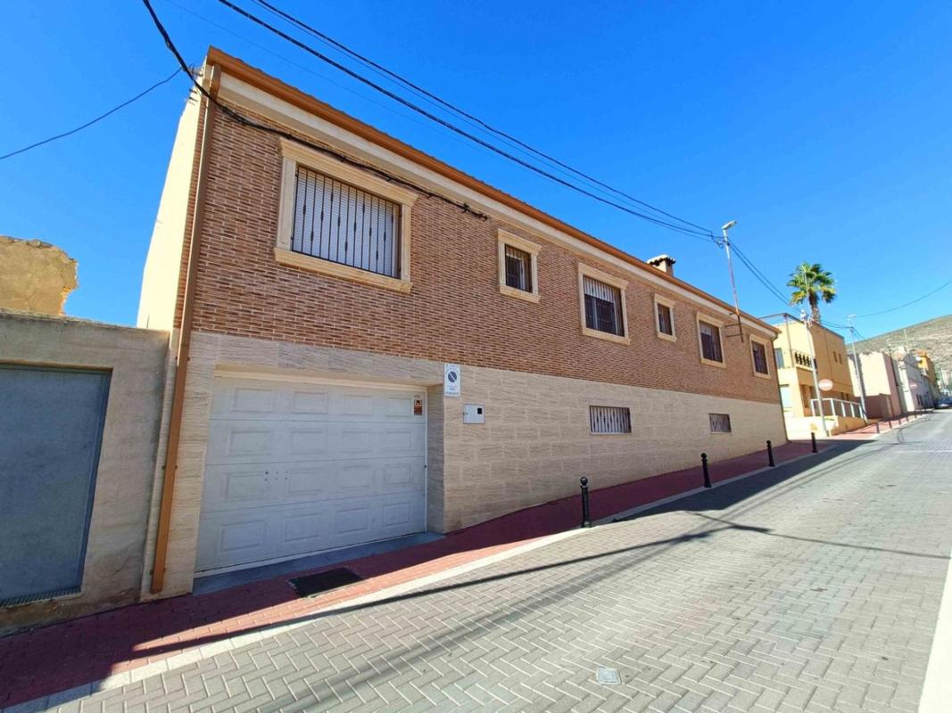 Sale of independent chalet in Casa o chalet en Calle Juan Carlos I, Hondón de los Frailes, Hondón de los Frailes
photo 4