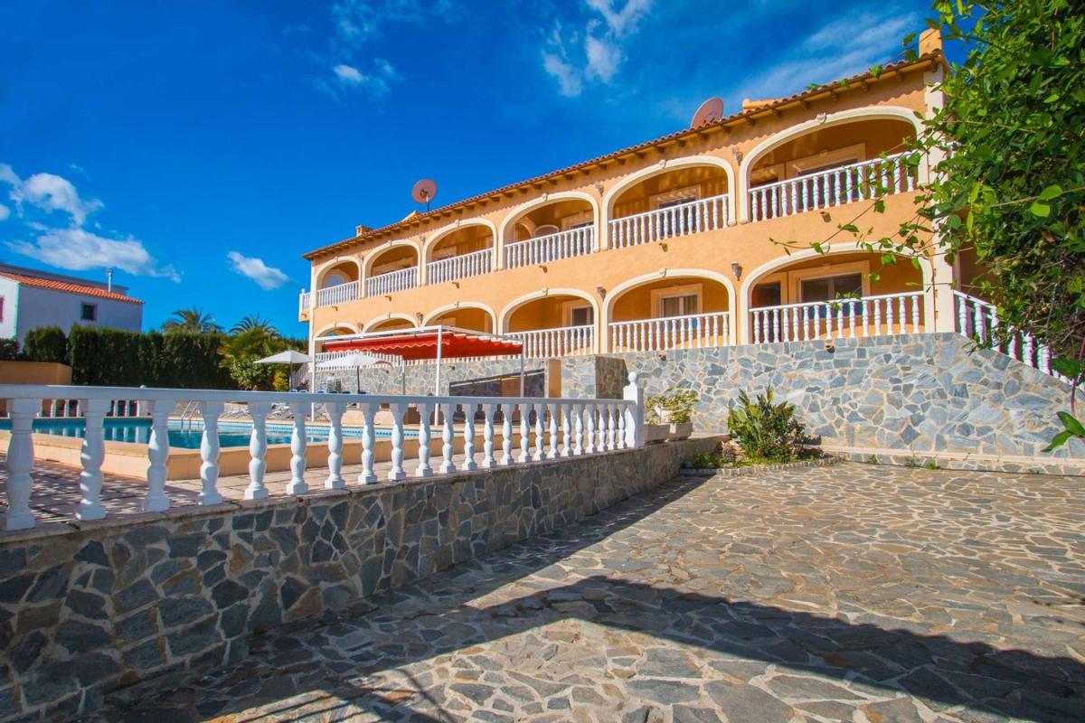 Propiedades en venta y alquiler en España photo 2