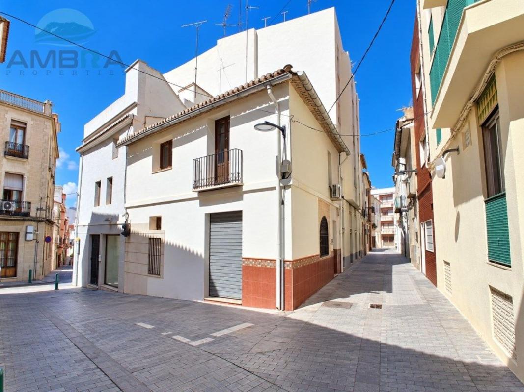 Propiedades en venta y alquiler en España photo 1