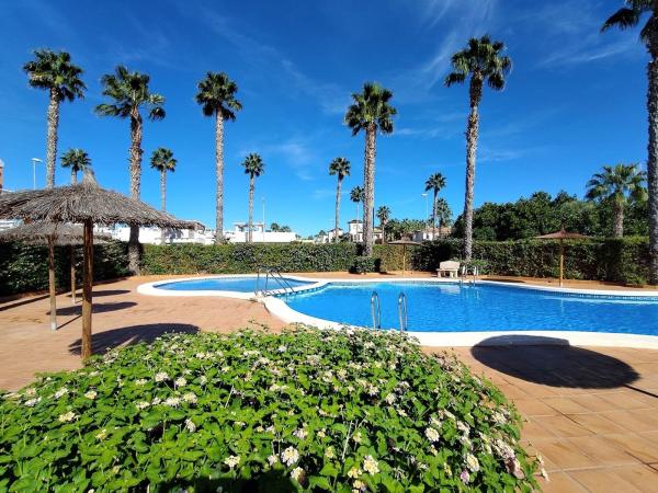 Chalet independiente en venta en Casa o chalet en Avenida de Cuenca, 24, Lo Marabú, Rojales, Rojales
thumbnail 2
