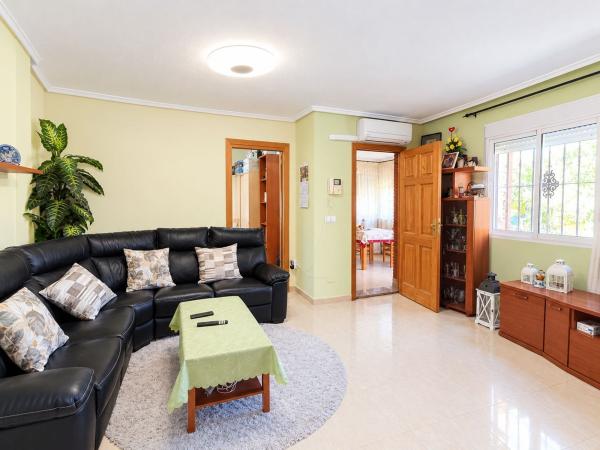Chalet independiente en venta en Casa o chalet en Avenida de Cuenca, 24, Lo Marabú, Rojales, Rojales
thumbnail 3
