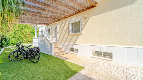 Частный шале на продаже в  Casa o chalet en Calle Copenhaghen, 44, Pueblo Español - Coveta Fumá, El Campello, Эль Кампельо photo 4