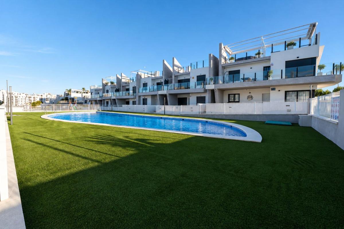 Продажа квартиры на Piso en Centro, San Miguel de Salinas, Сан-Мигель-де-Салинас
photo 1