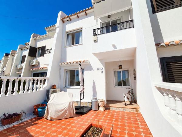 Chalet adosado en Calle Salvador Dalí, Los Balcones - Los Altos del Edén, Torrevieja thumbnail 2