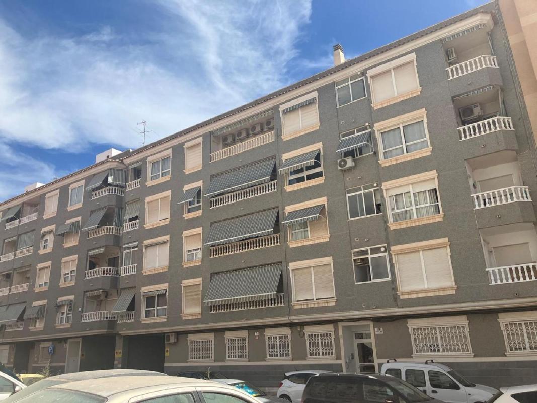 Sprzedaż mieszkania w Piso en Calle del Pla de Sarrió, 4, Campello Playa, El Campello, El Campello
photo 1