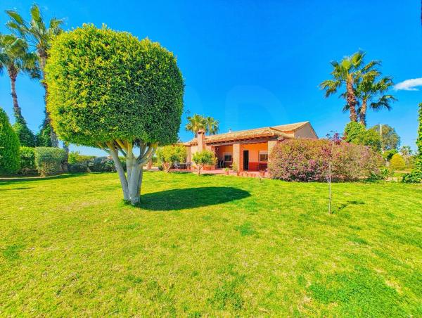 Частный шале на продаже в Casa o chalet en Las Bayas-Asprillas, Elche / Elx, Эльче / Эльх photo 1