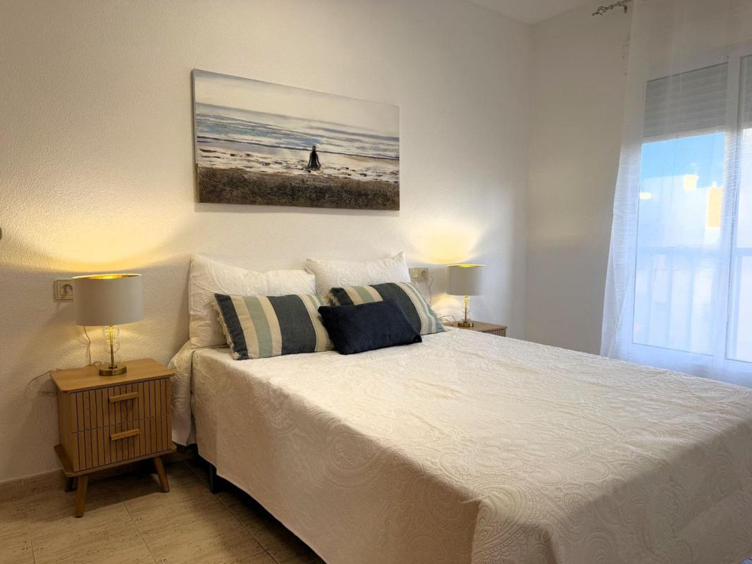 Venta de piso en Piso en Calle Patricio Zammit, 46, Las Piscinas Naturales, Torrevieja, Torrevieja
 photo 5