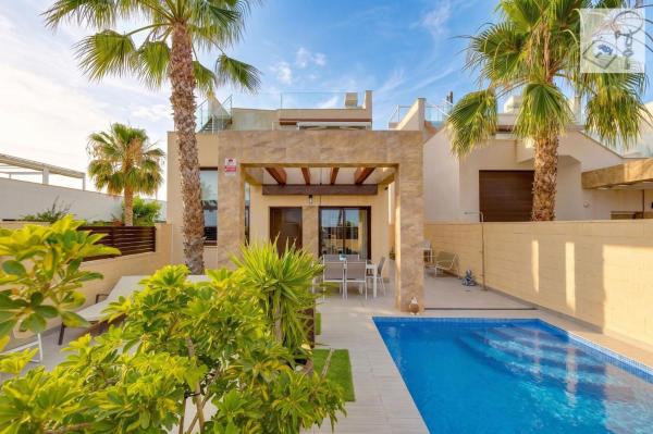 Independent chalet for sale in Casa o chalet en Pueblo Bravo, Rojales, Rojales
thumbnail 3
