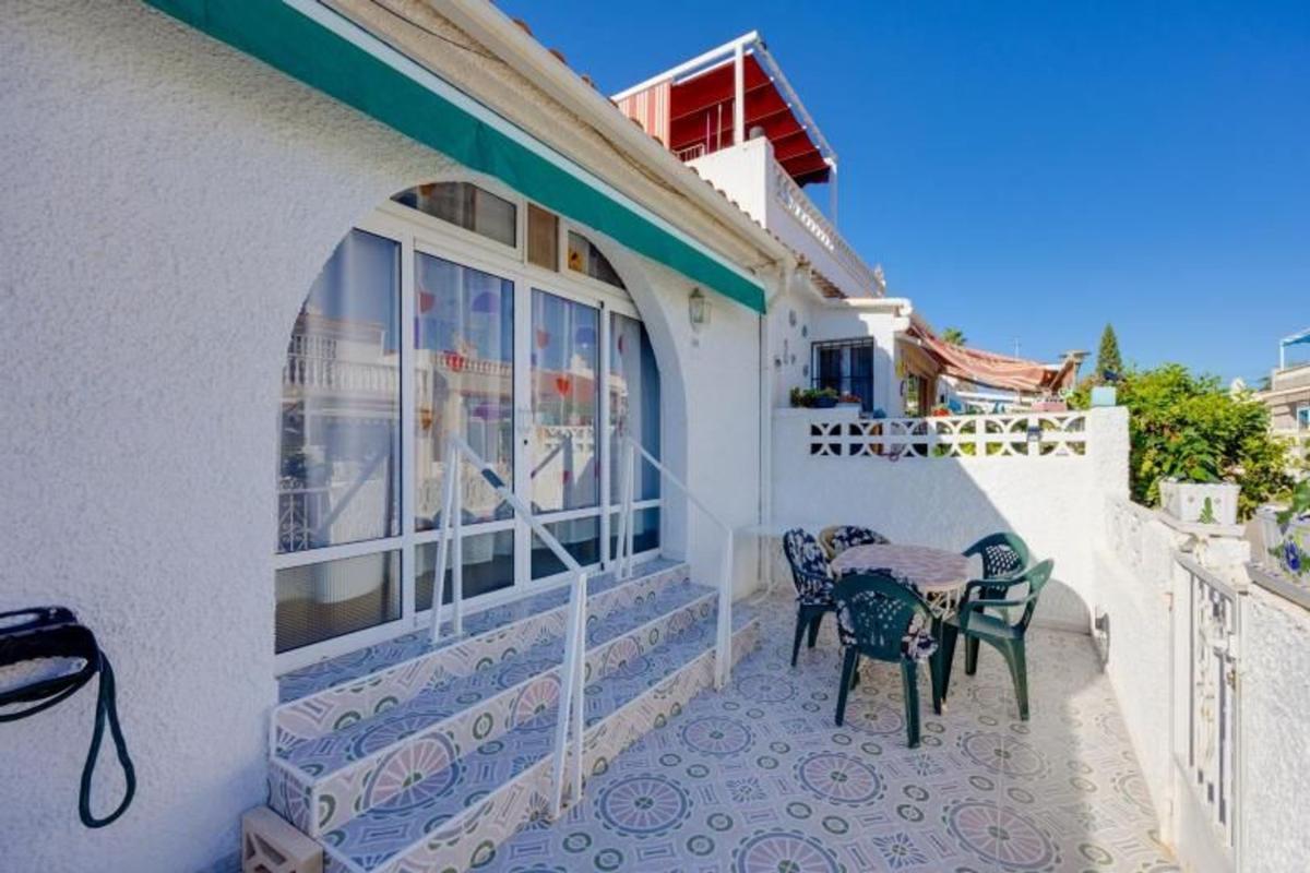 Продажа квартиры на Piso en Calle Zarauz, La Siesta - El Salado - Torreta, Torrevieja, Торревьеха
photo 3