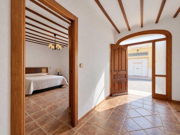 Independent chalet for sale in Casa o chalet en Calle Altamira, Pinoso, Pinoso
thumbnail 2