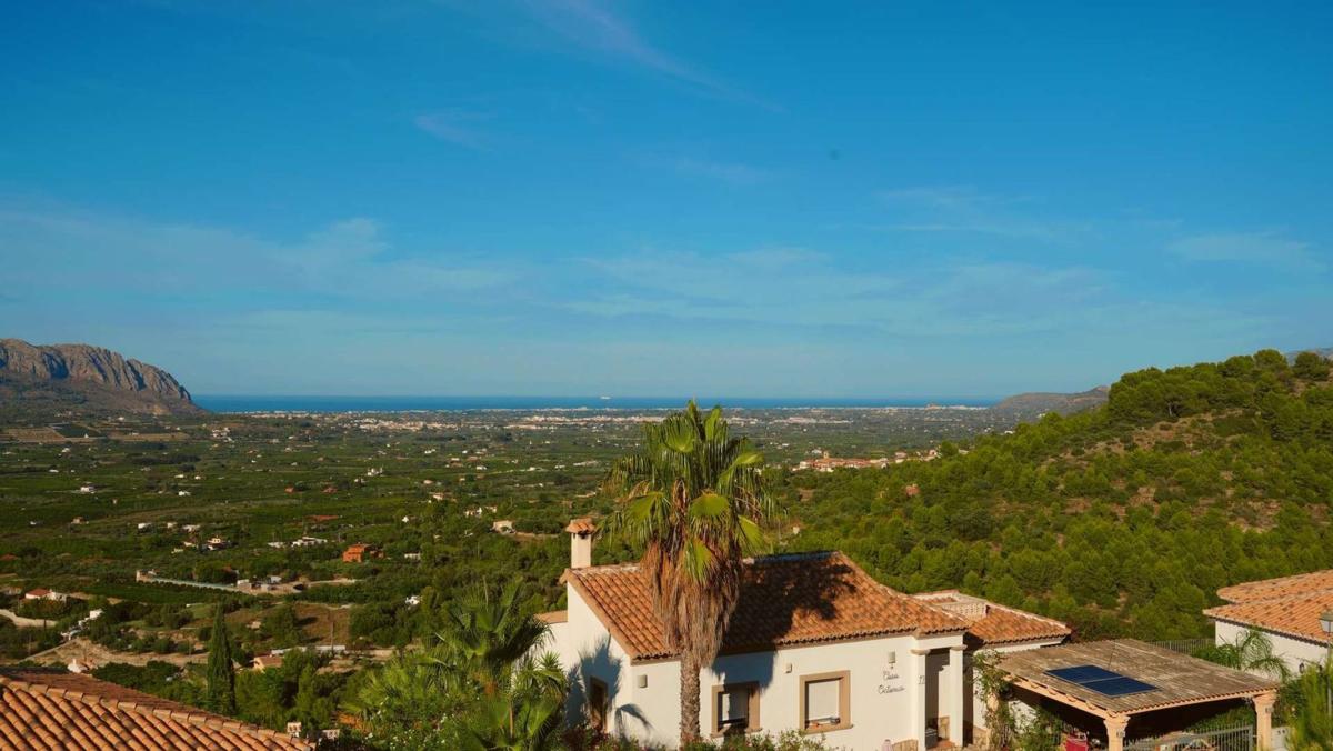 Sprzedaż niezależnego domku jednorodzinnego w Casa o chalet en Orba, Orba photo 2