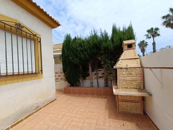 Chalet pareado en Calle Einstein, Zona los Frutales, Torrevieja photo 2
