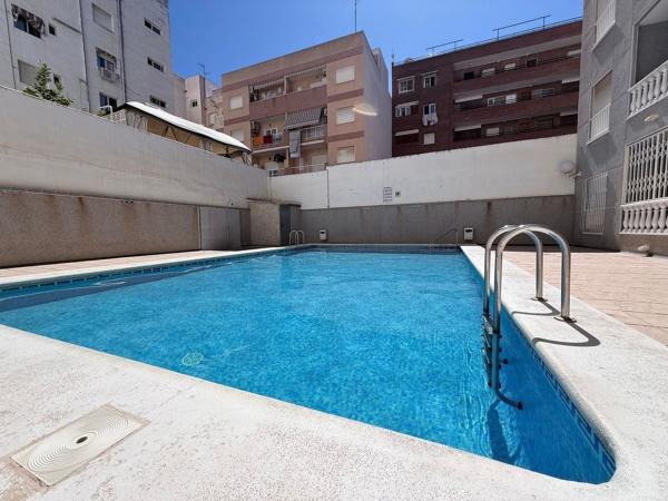 Sprzedaż mieszkania w Piso en Calle la Sal, Avenida Habaneras - Curva de Palangre, Torrevieja, Torrevieja
photo 1