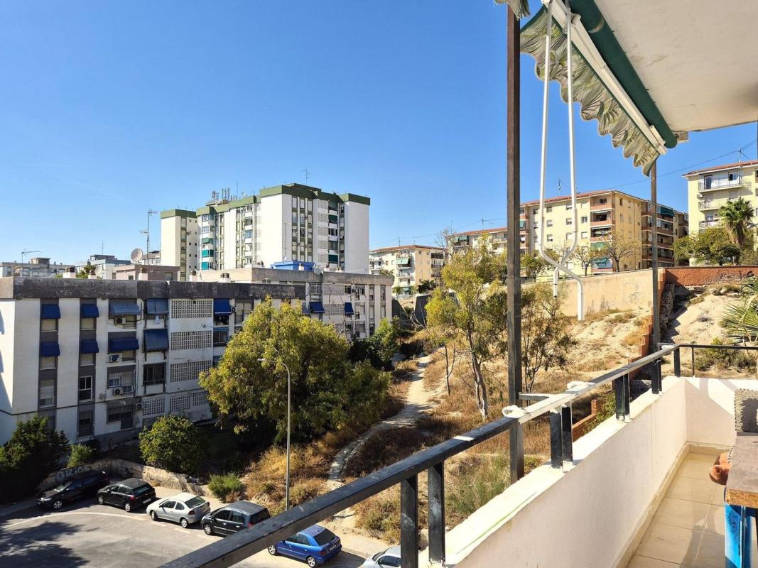 Duplex sale in Dúplex en Calle Aragón, Virgen del Remedio - Parque lo Morant, Alicante / Alacant, Alicante photo 4