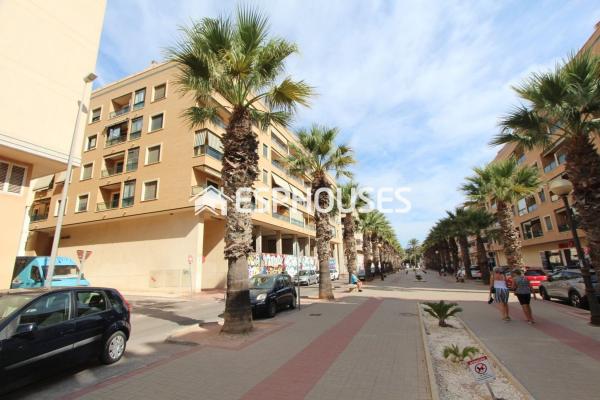 Sprzedaż mieszkania w Piso en Zona Pueblo, Guardamar del Segura, Guardamar del Segura
photo 1