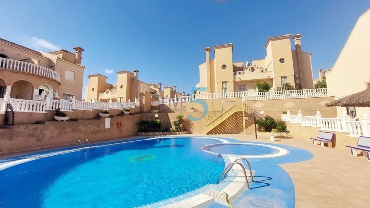 Sale of independent chalet in Casa o chalet en Las Filipinas, Orihuela, Orihuela
photo 2