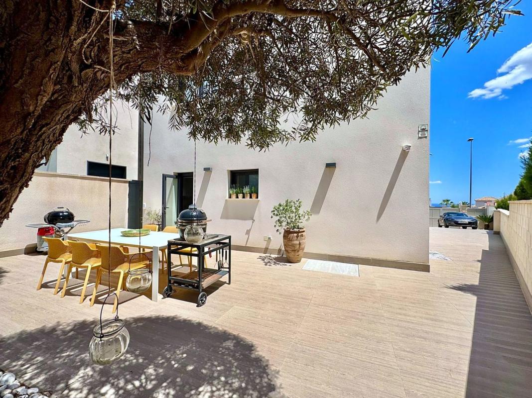 Sale of independent chalet in Casa o chalet en Calle Miguel Hernández, Centro, San Miguel de Salinas, San Miguel de Salinas
photo 3