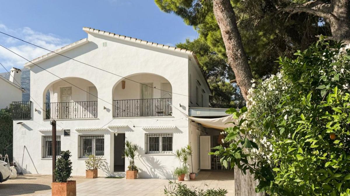 Sale of independent chalet in Casa o chalet en Les Rotes/Las Rotas, Denia, Denia
photo 1