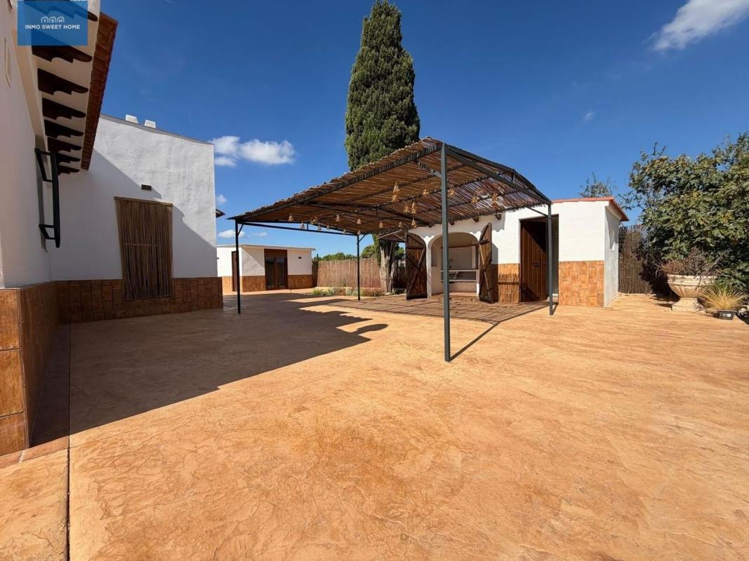 Properties for sale and rent in Spain photo 4