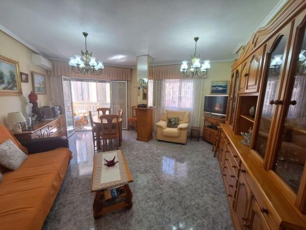 Piso en venta en Piso en Calle del Palangre, Playa de los Locos, Torrevieja, Torrevieja thumbnail 2