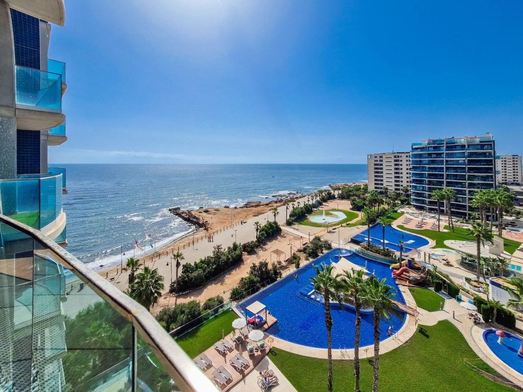 Sale of apartment in Piso en Calle Mar Llana, Punta Prima, Torrevieja, Torrevieja
photo 1