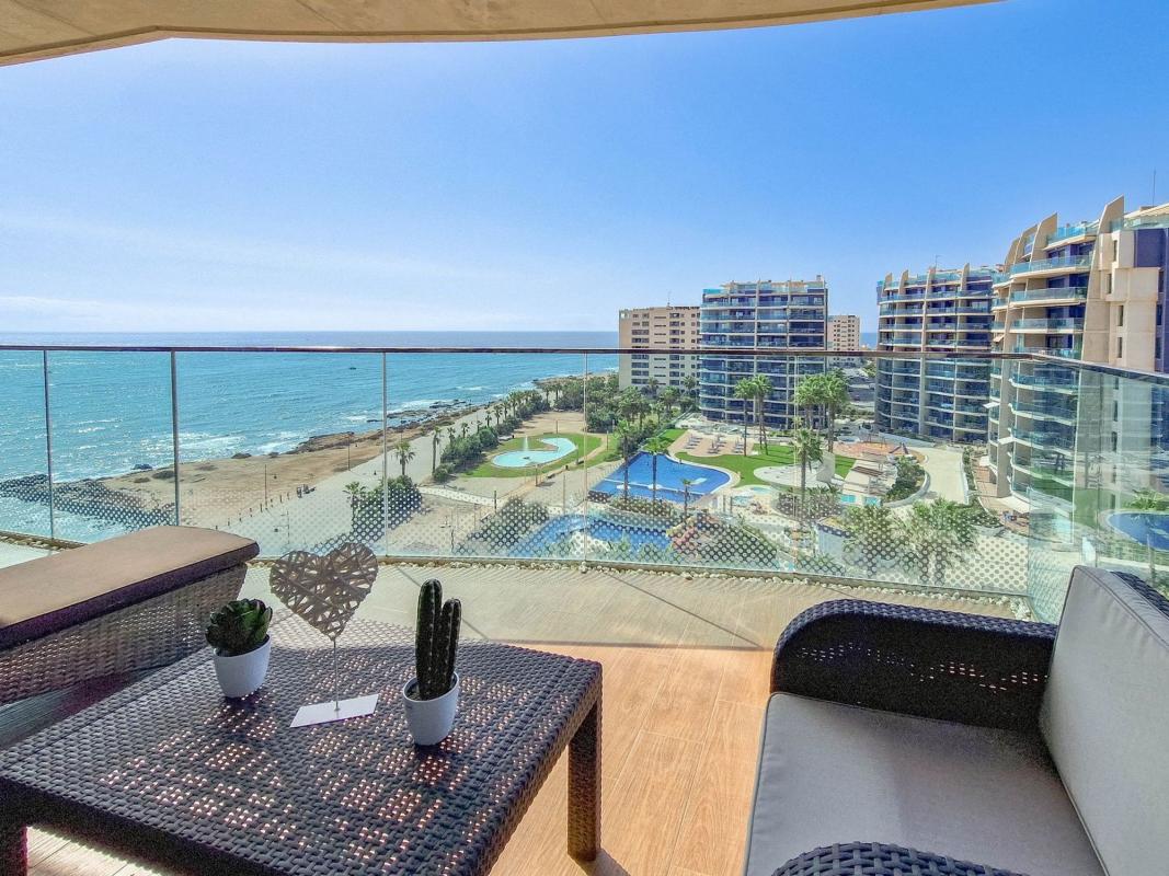 Sale of apartment in Piso en Calle Mar Llana, Punta Prima, Torrevieja, Torrevieja
photo 3