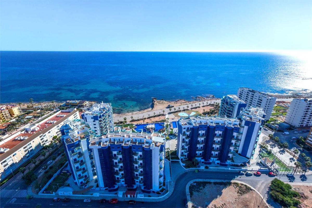 Sale of apartment in Piso en Calle Mar Llana, Punta Prima, Torrevieja, Torrevieja
photo 4