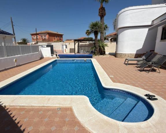 Casa o chalet independiente en Avenida de las Naciones, 34, Centro de la Ciudad Quesada, Rojales photo 1