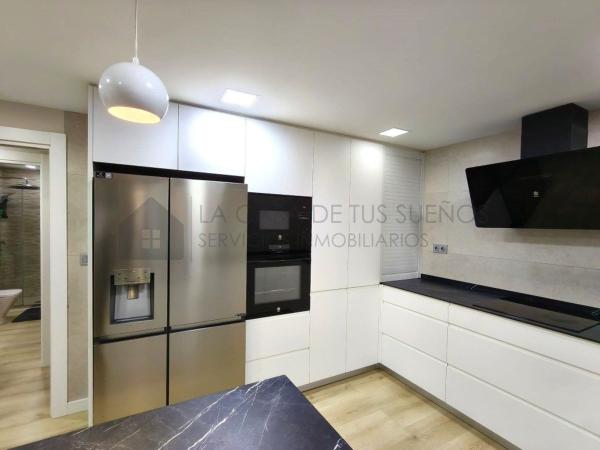 Sale of flat in Piso en Avenida de Madrid, Petrer, Petrer
thumbnail 2
