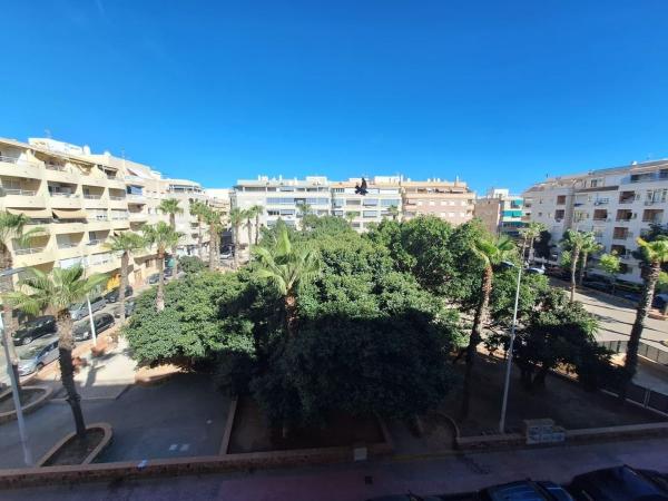 Sprzedaż mieszkania w Piso en Calle Capitán García Gea, Playa del Cura, Torrevieja, Torrevieja
photo 1