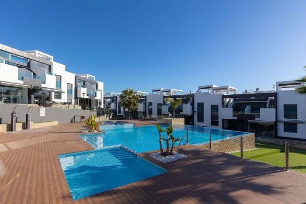 Продажа квартиры на Piso en Calle Humedal, Los Balcones - Los Altos del Edén, Torrevieja, Торревьеха
photo 1
