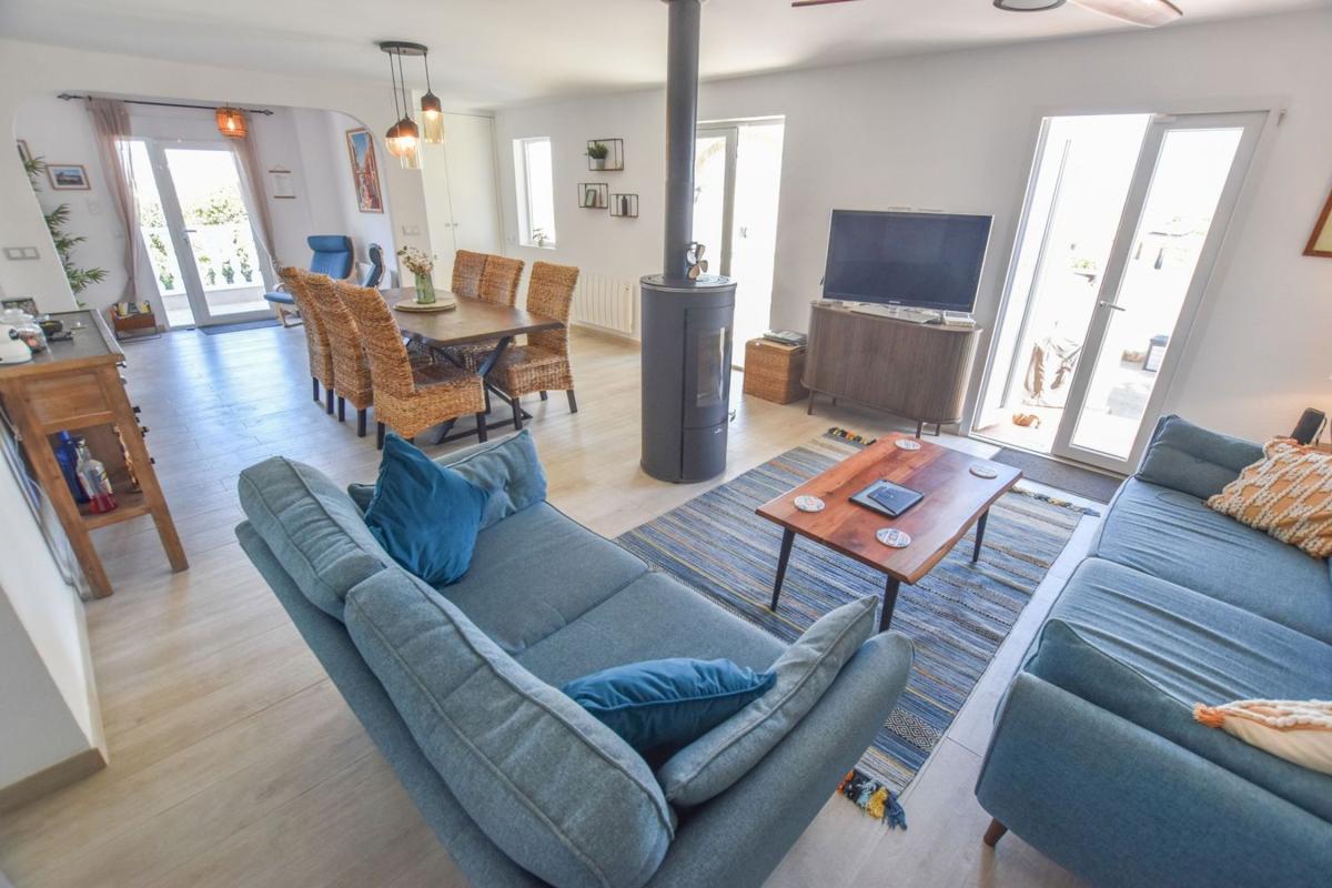 Properties for sale and rent in Spain photo 2