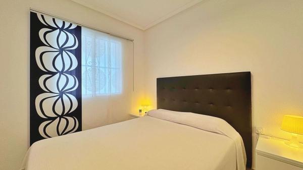 Sale of flat in Piso en Avenida Suiza, 33, Los Europeos, Torrevieja, Torrevieja
thumbnail 3