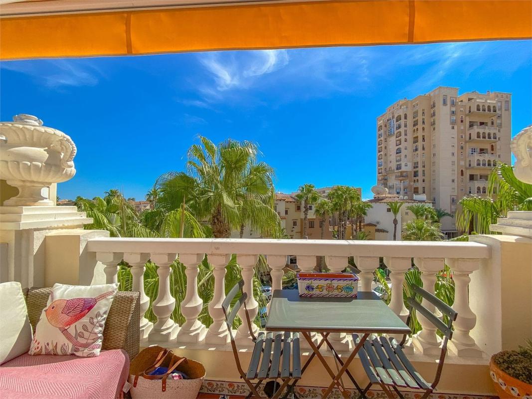 Venta de piso en Piso en Calle Jacinto Benavente, Zona los Frutales, Torrevieja, Torrevieja
photo 1