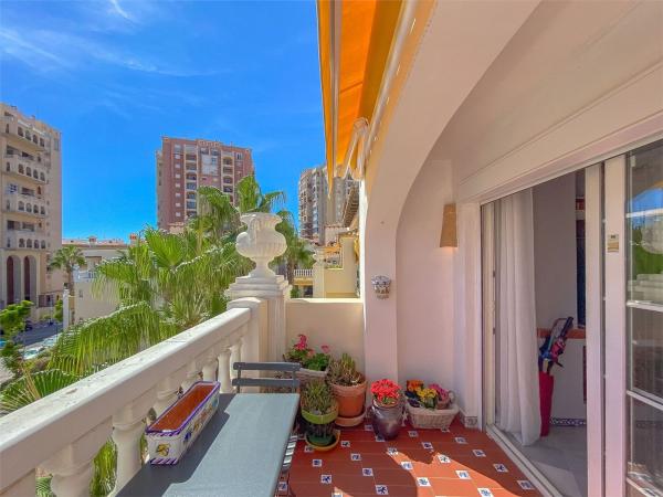 Venta de piso en Piso en Calle Jacinto Benavente, Zona los Frutales, Torrevieja, Torrevieja
thumbnail 2