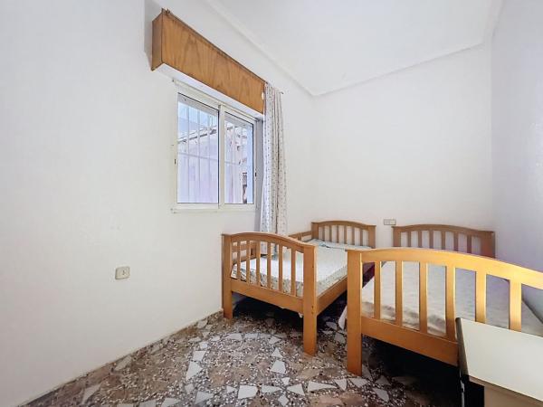 Sale of flat in Piso en Calle San Pascual, 220, Avenida Habaneras - Curva de Palangre, Torrevieja, Torrevieja
 photo 4